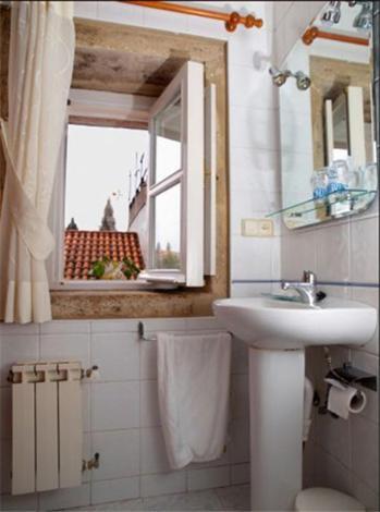 Hostal Alfonso Santiago de Compostela Bilik gambar